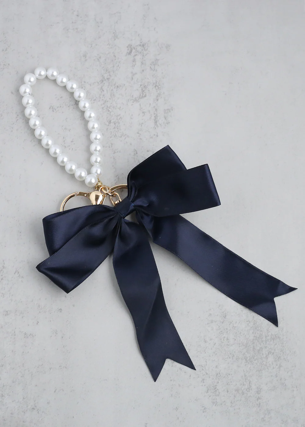 Elegant Bow Pearl Keychain - Mrs Treak