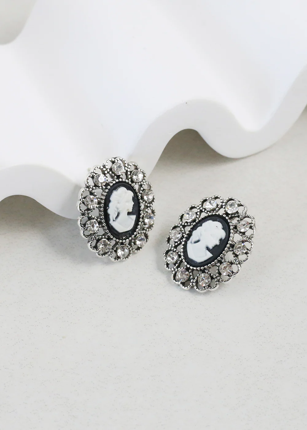 Vintage-Inspired Cameo Earrings - Mrs Treak
