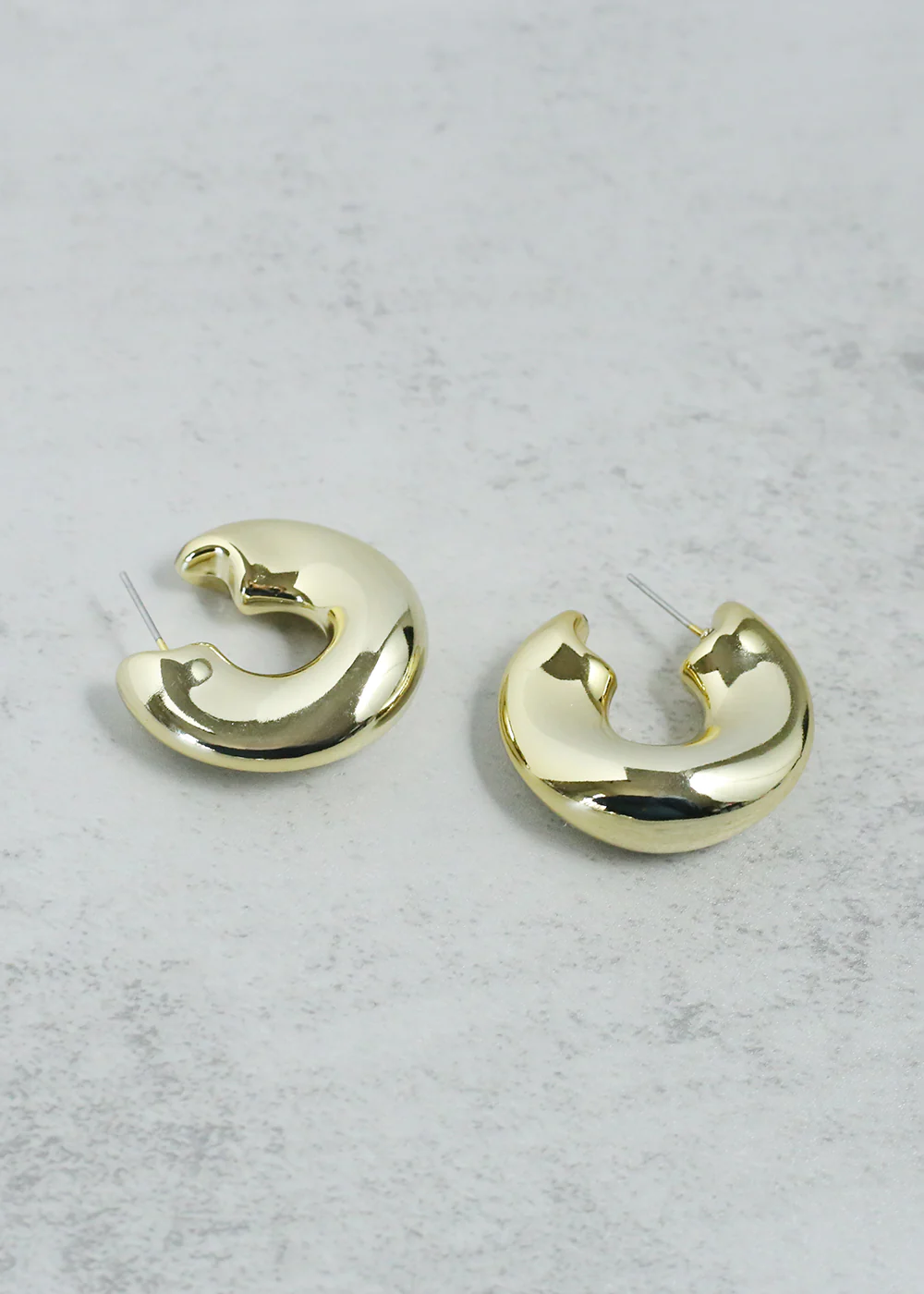 Open Wavy Hoop Earring - Mrs Treak