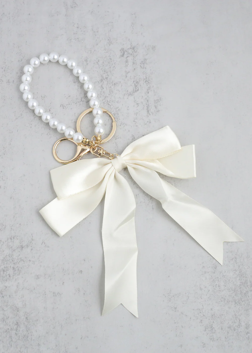 Elegant Bow Pearl Keychain - Mrs Treak