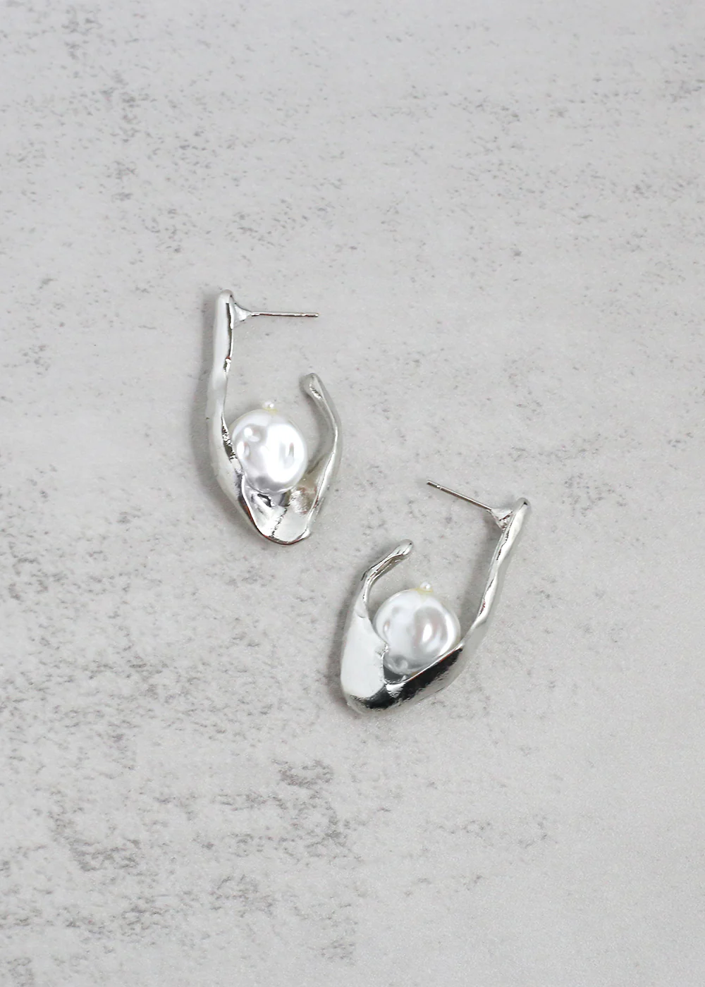 Modern Textured Pearl Dangle Earrings - Mrs Treak