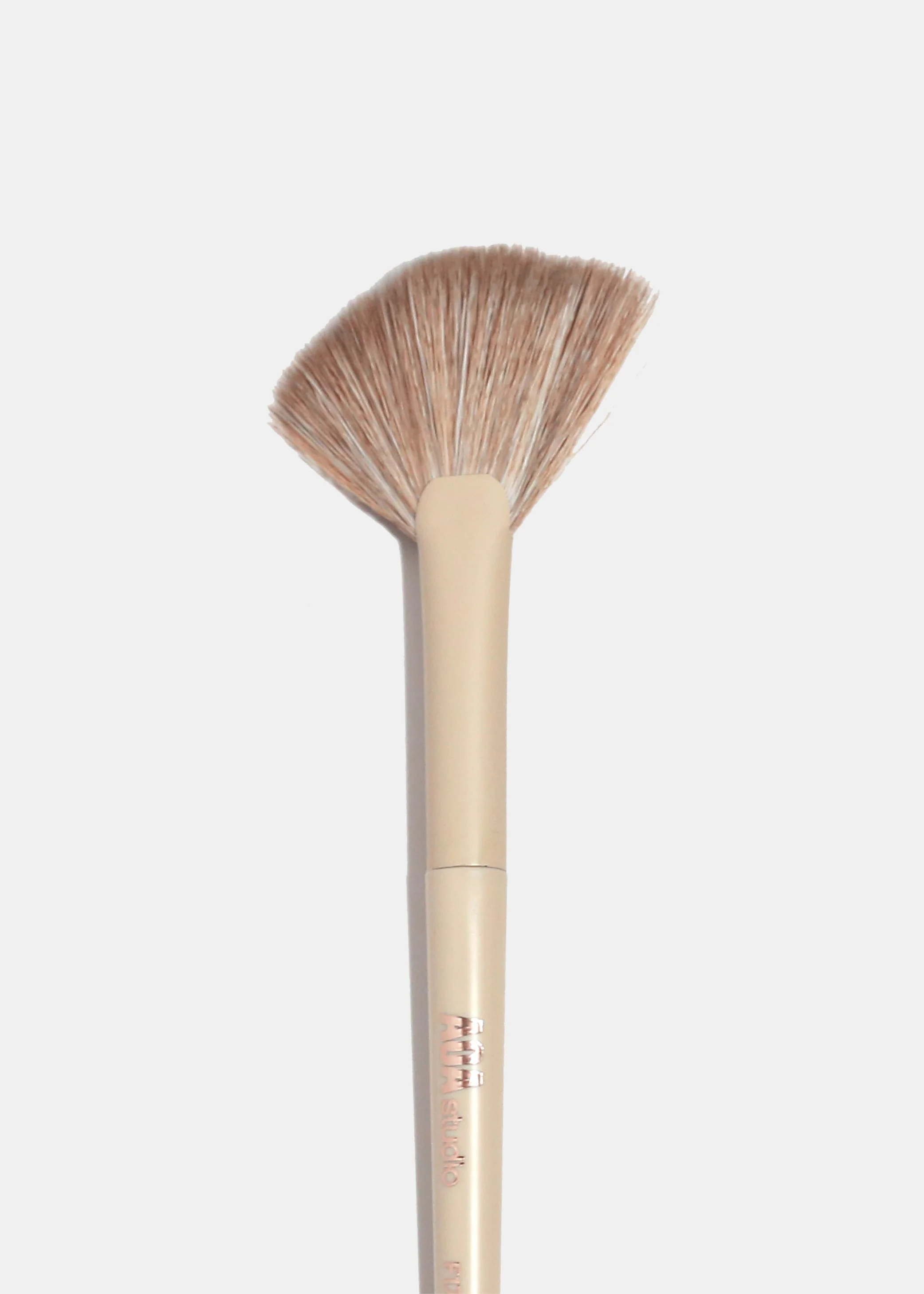 AOA Hero Single Brush �C F17 Fan Brush - Mrs Treak