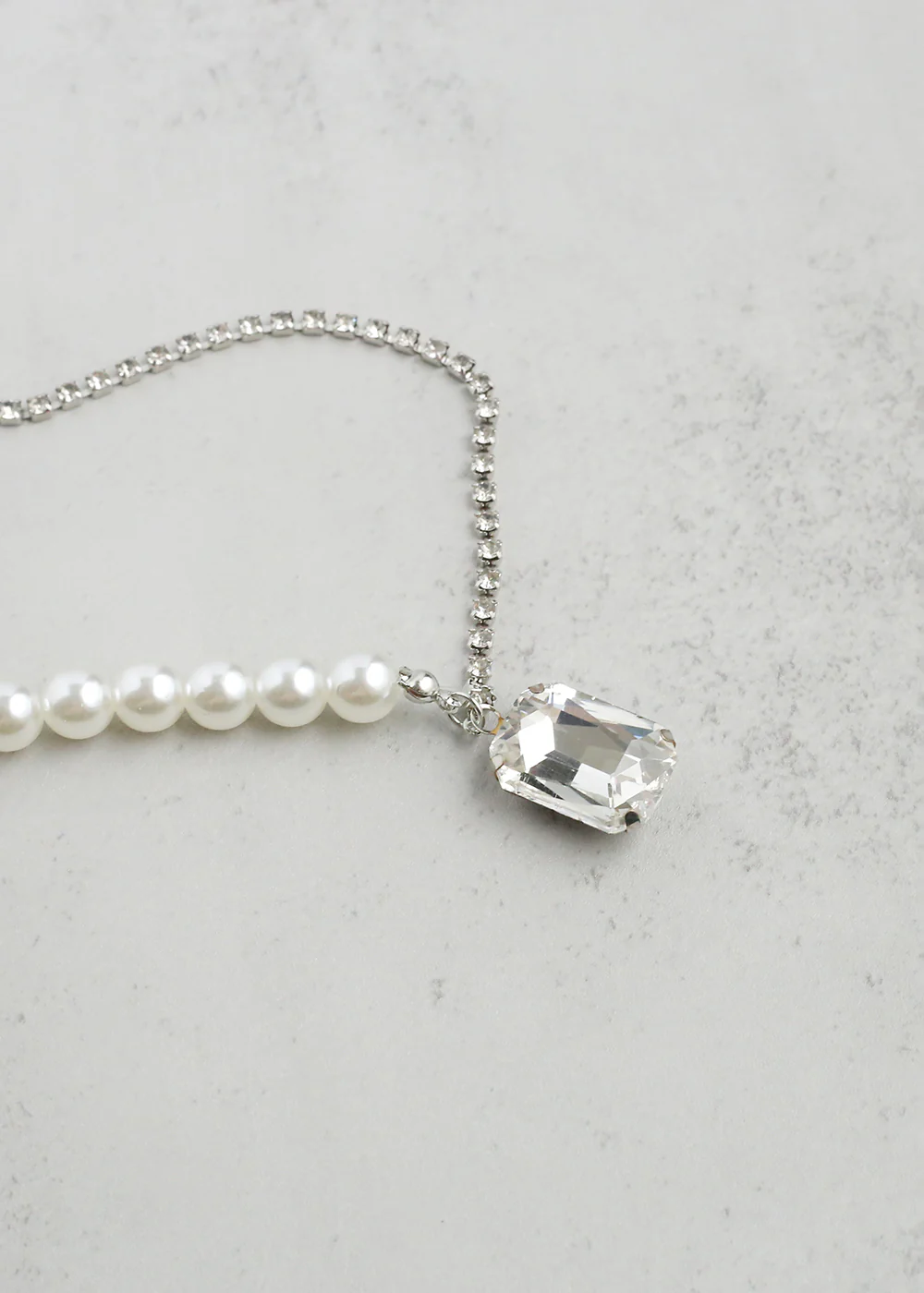 Elegant Rhinestone & Pearl Necklace - Mrs Treak