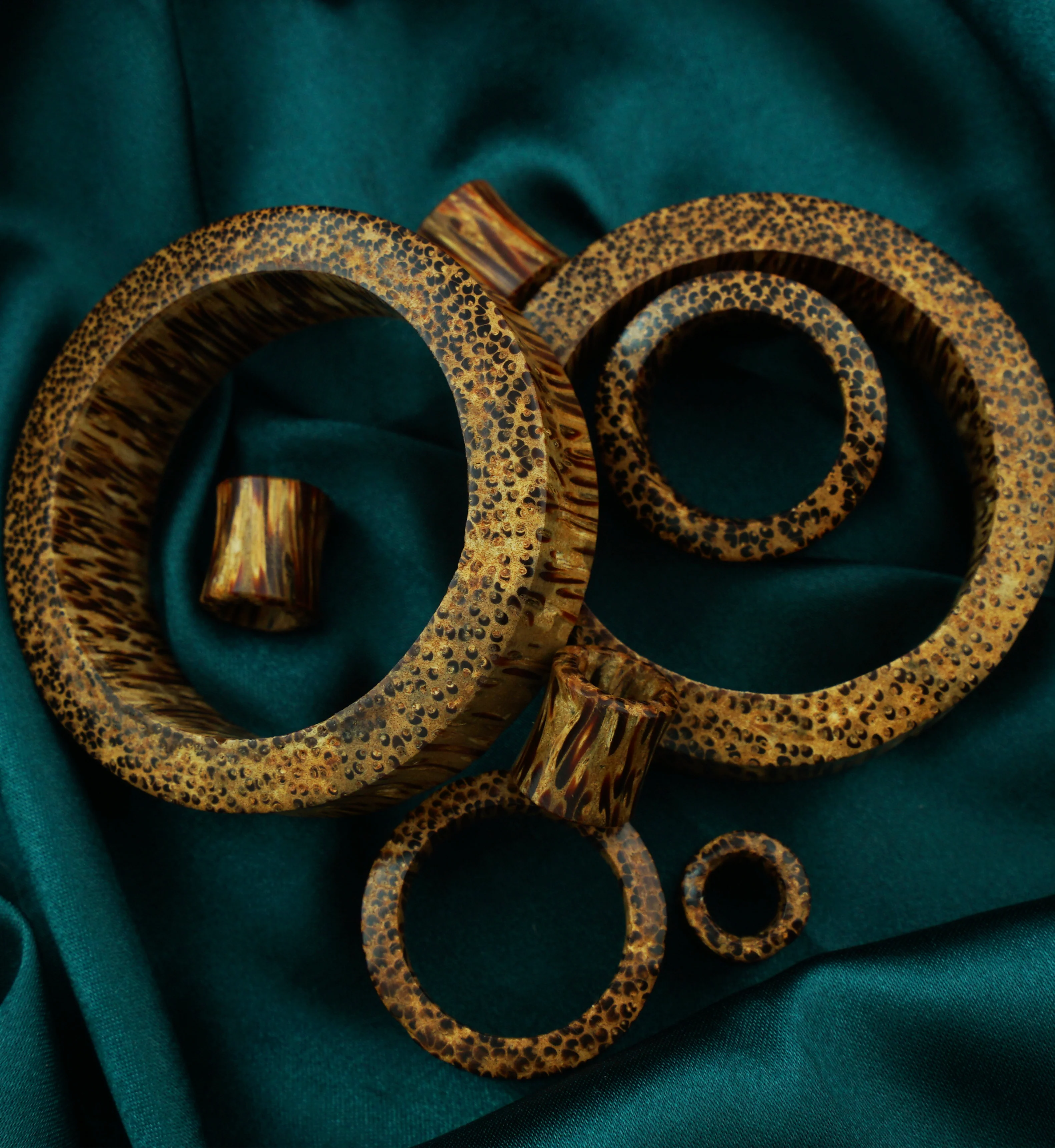 Coconut Wood Tunnels - Mrs Treak