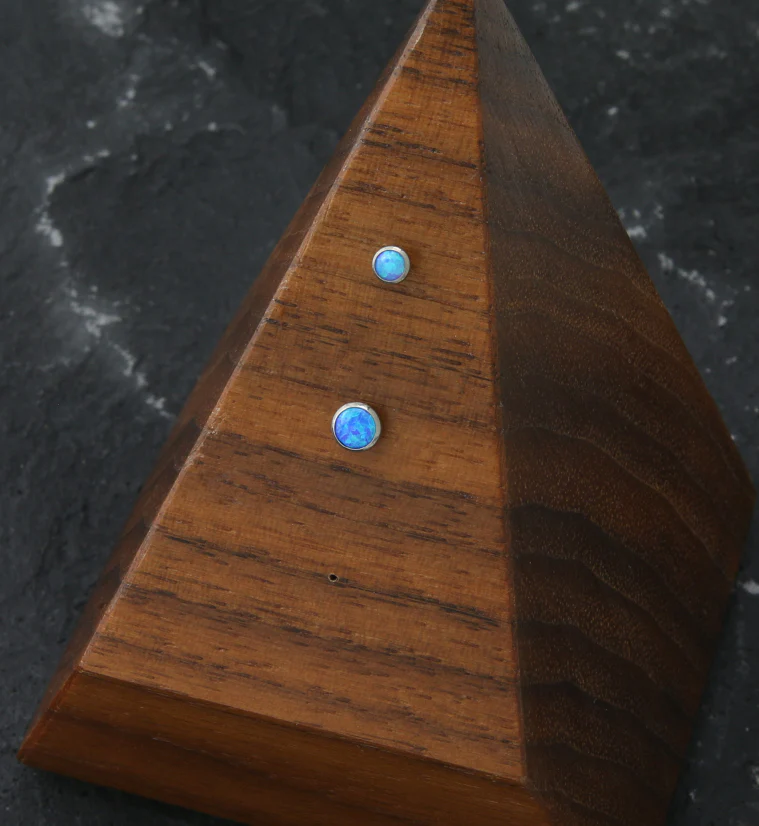 Flat Bezel Blue Opalite Threadless Titanium Top - Mrs Treak