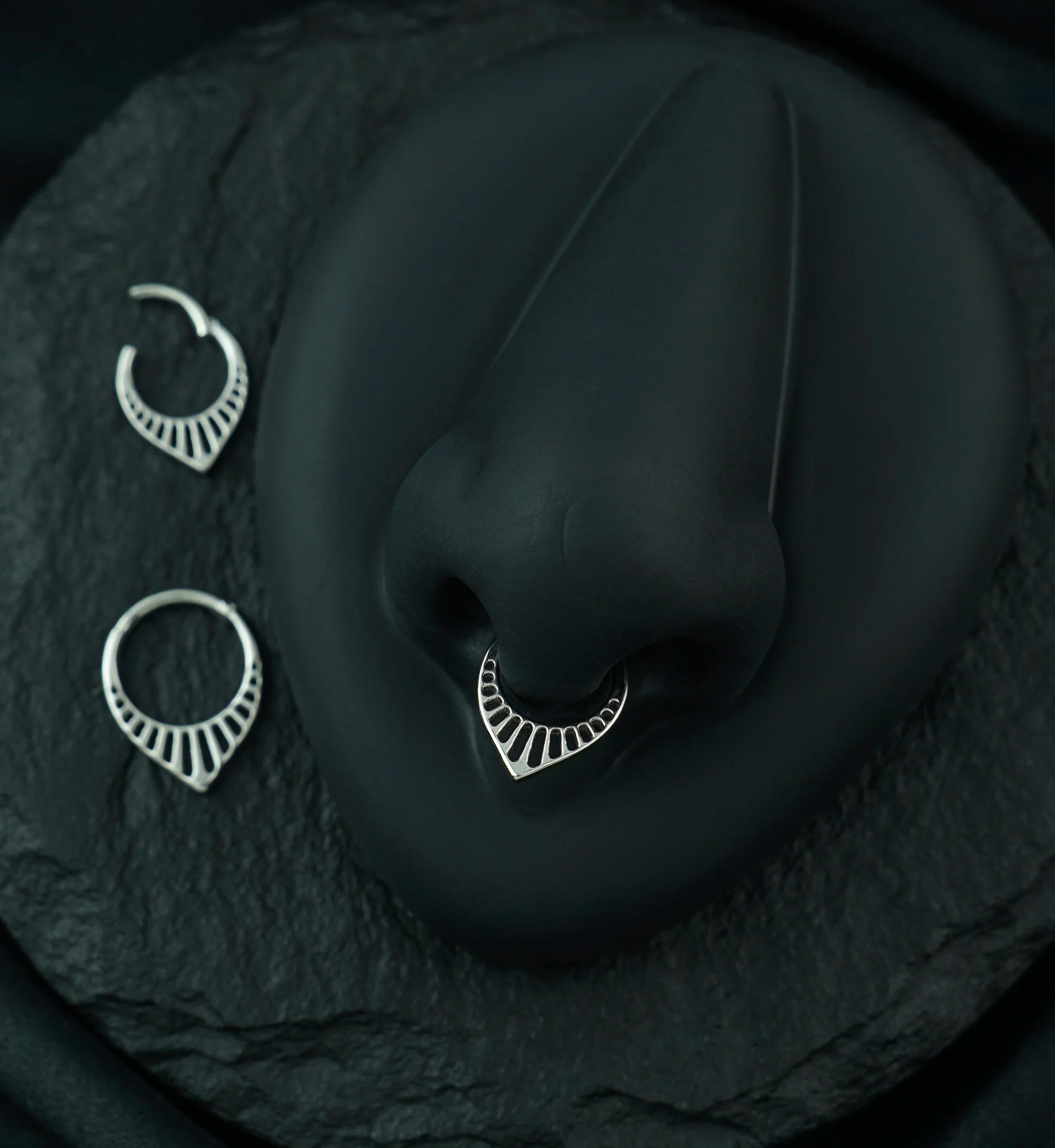 Point Grill Stainless Steel Hinged Segment Ring - Mrs Treak