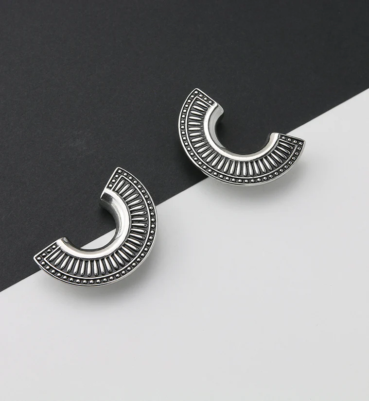 Insignia Hangers / Saddles - Mrs Treak