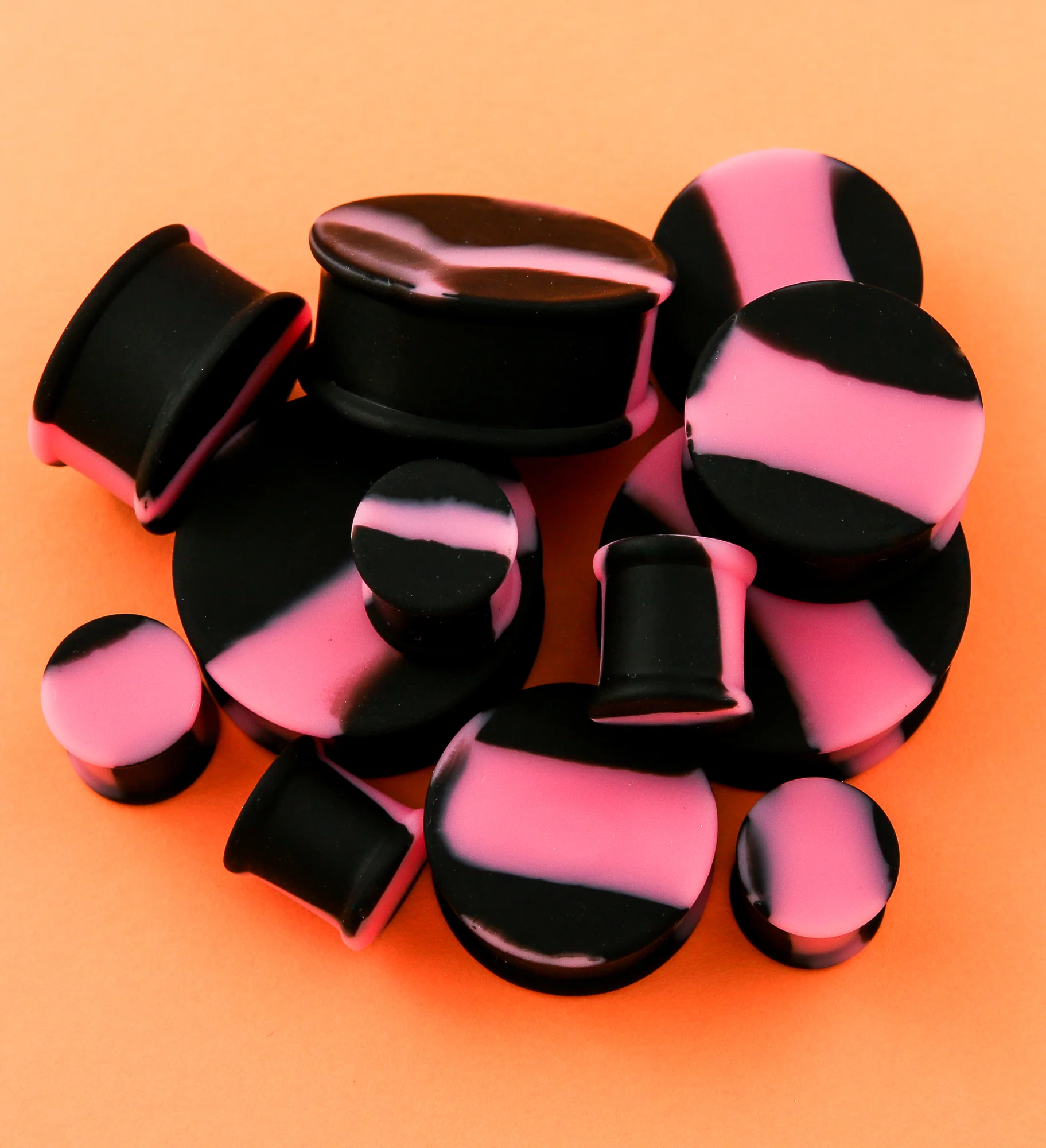 Pink And Black Double Flare Silicone Plugs - Mrs Treak