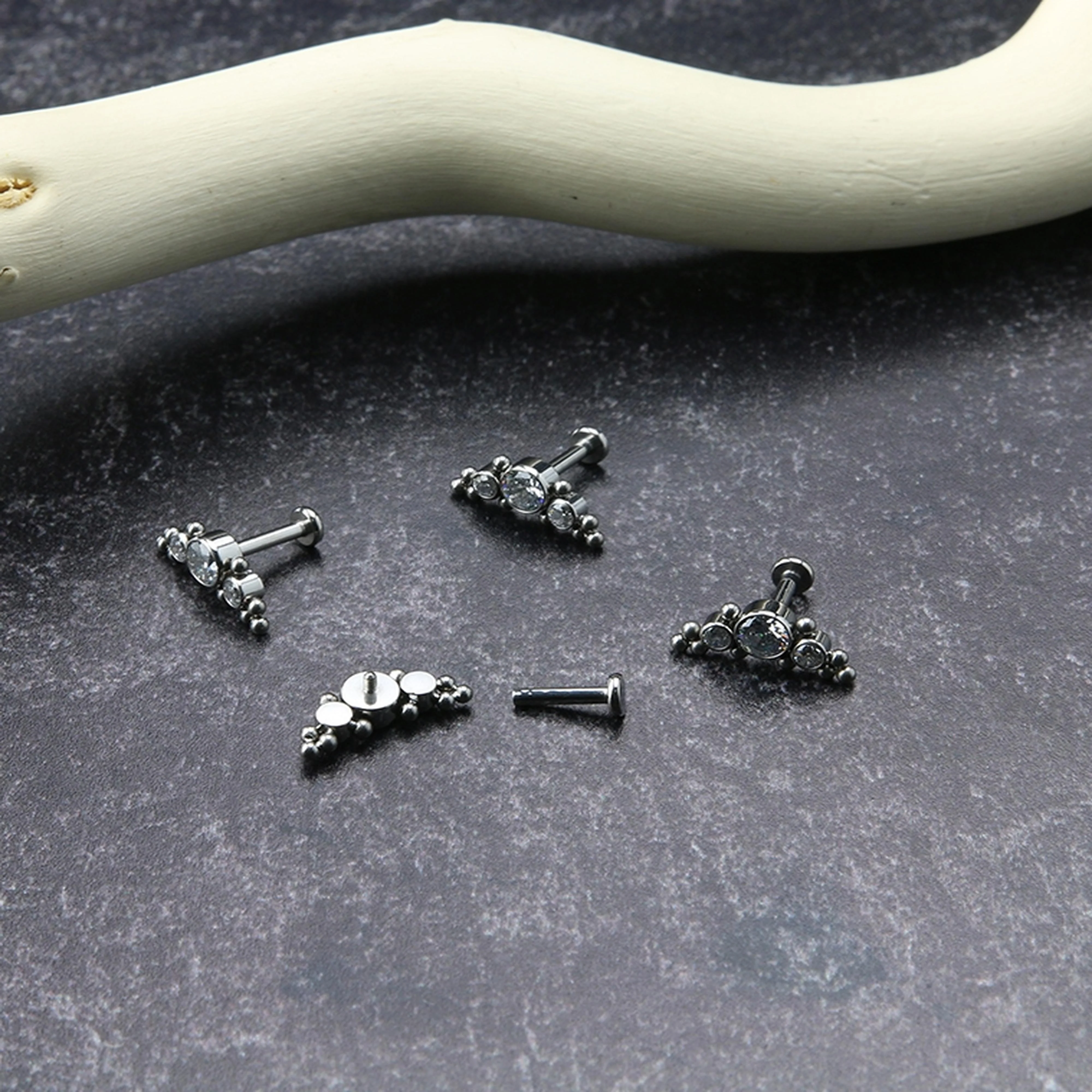 16G Horde Cluster Clear CZ Titanium Labret - Mrs Treak