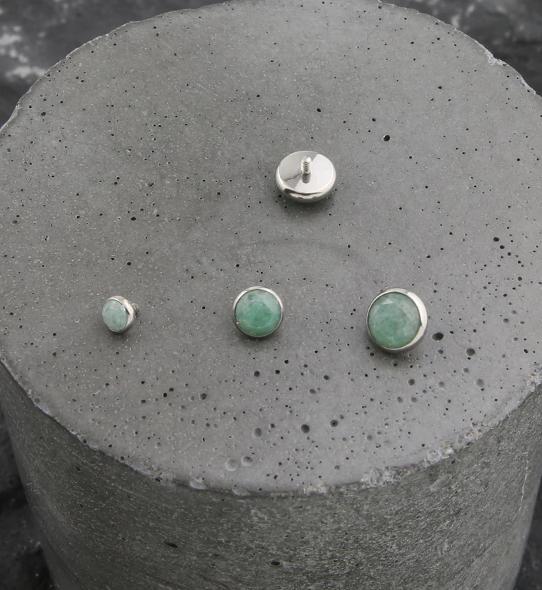 Faceted Aquamarine Stone Titanium Internally Threaded Top - Mrs Treak