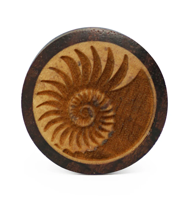 Sono Wood Plugs With Engraved Seashell Inlay - Mrs Treak
