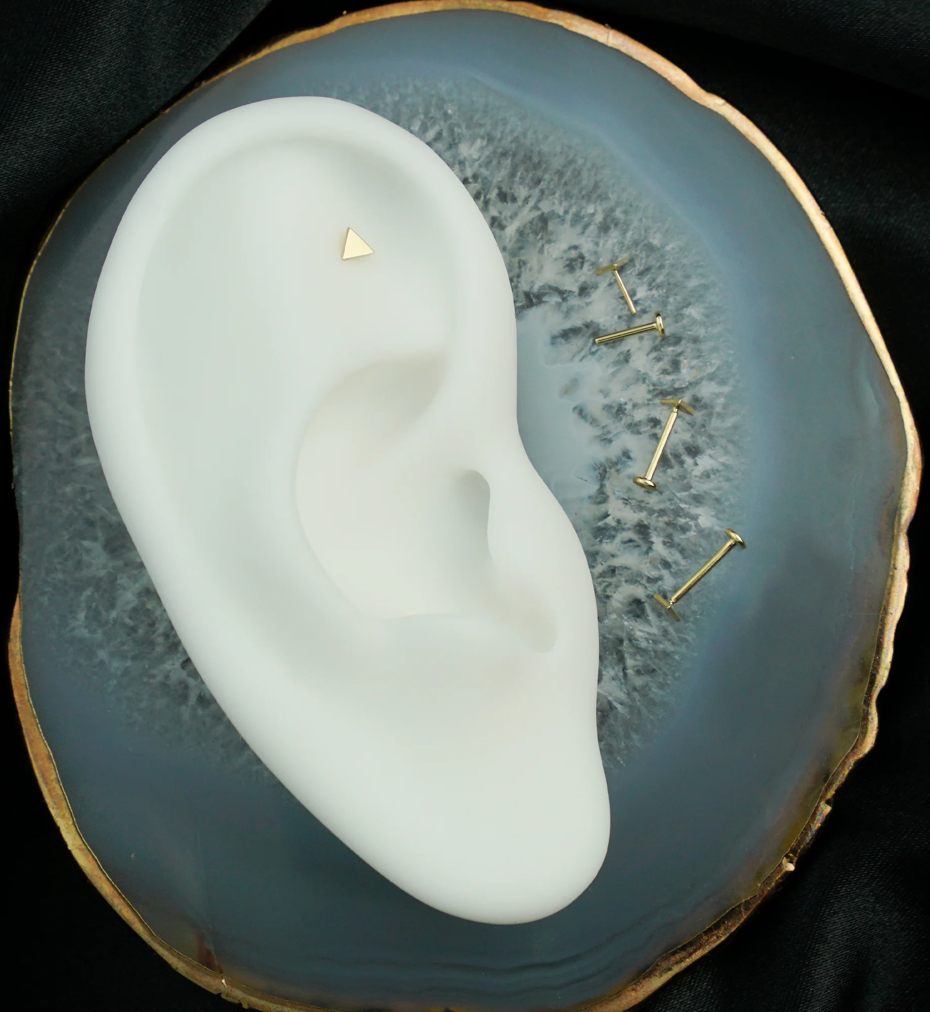 14kt Gold Flat Triangle Threadless Labret - Mrs Treak