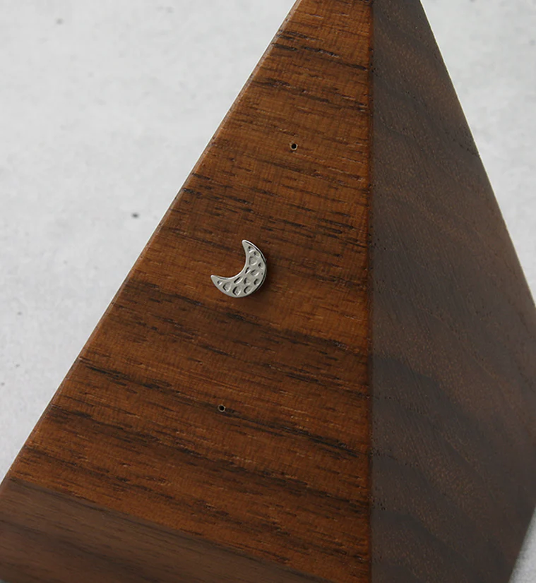 Hammered Half Moon Threadless Titanium Top - Mrs Treak