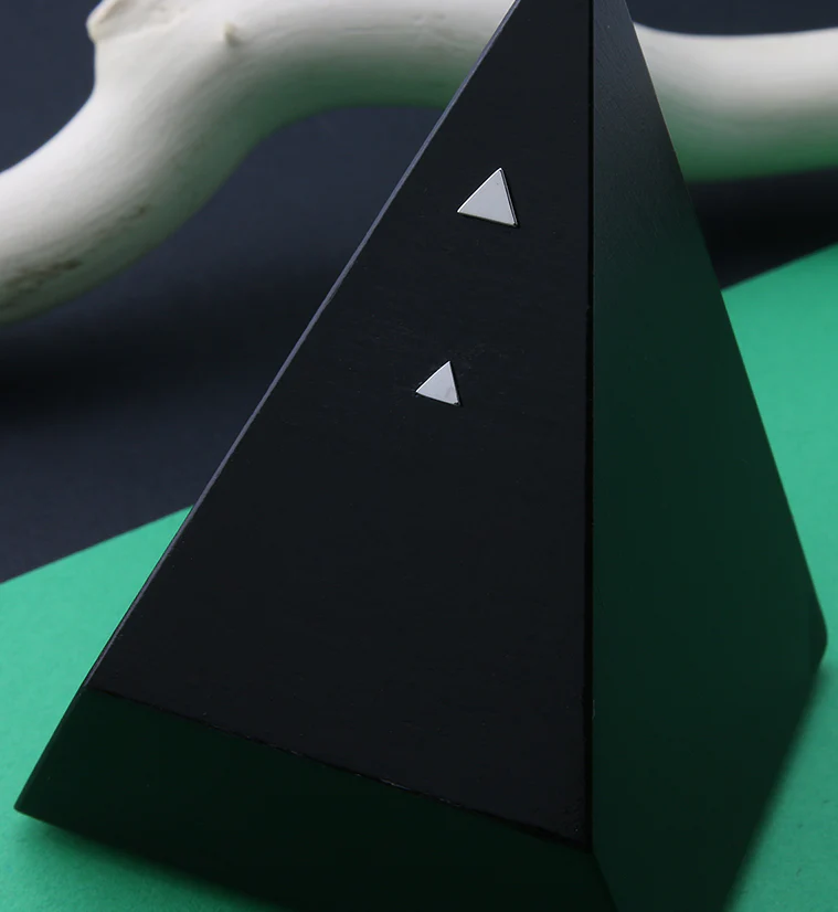 14kt All White Gold Triangle Threadless Top - Mrs Treak