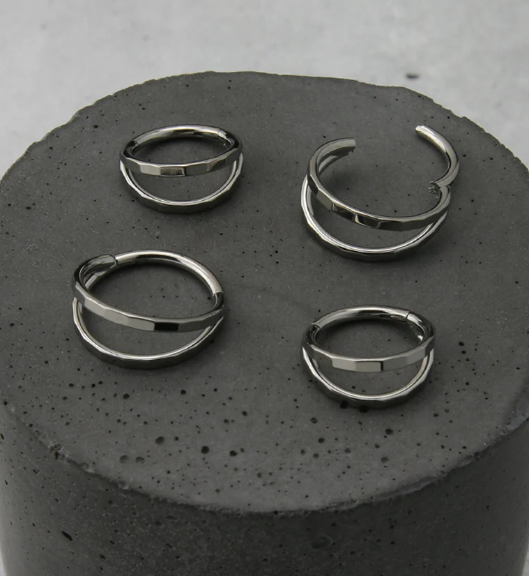 Double Crinkle Titanium Hinged Segment Ring - Mrs Treak