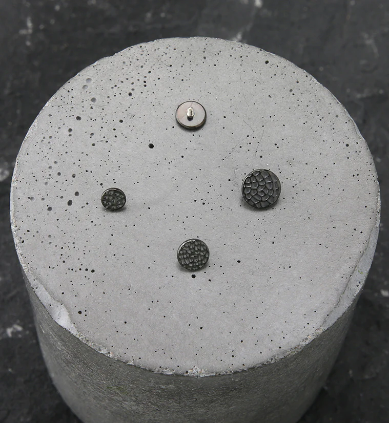 Black PVD Hammered Disk Internally Threaded Titanium Top - Mrs Treak