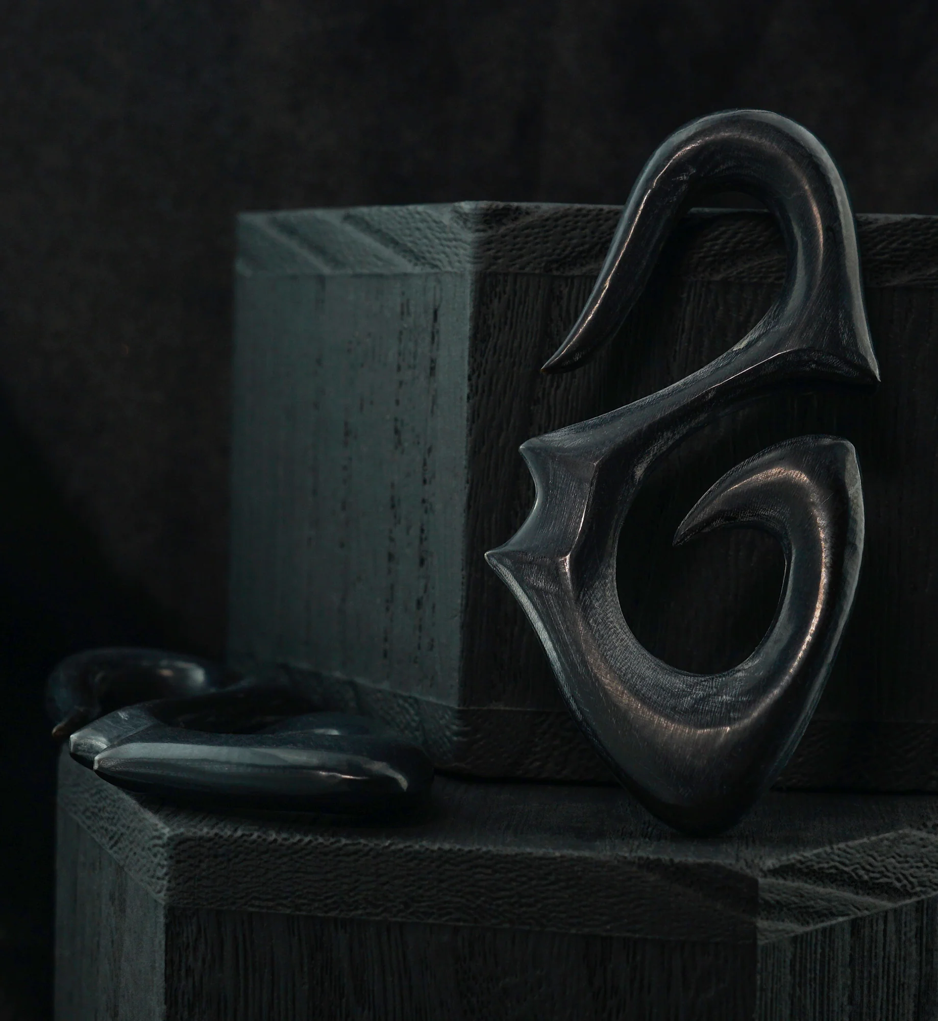 Black Horn Tribal Leaf Hangers - Mrs Treak