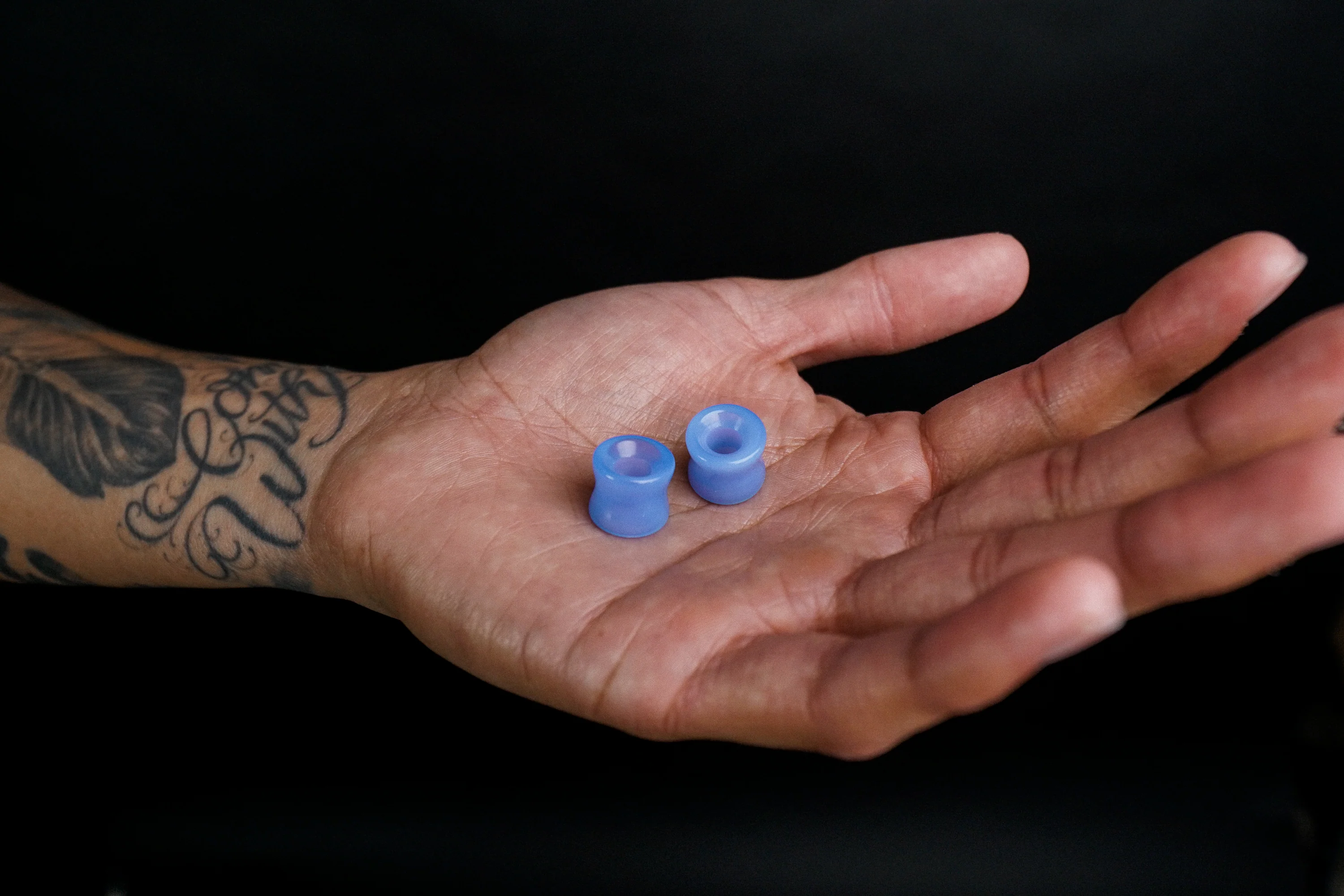 Periwinkle Glass Double Flare Tunnel Plugs - Mrs Treak