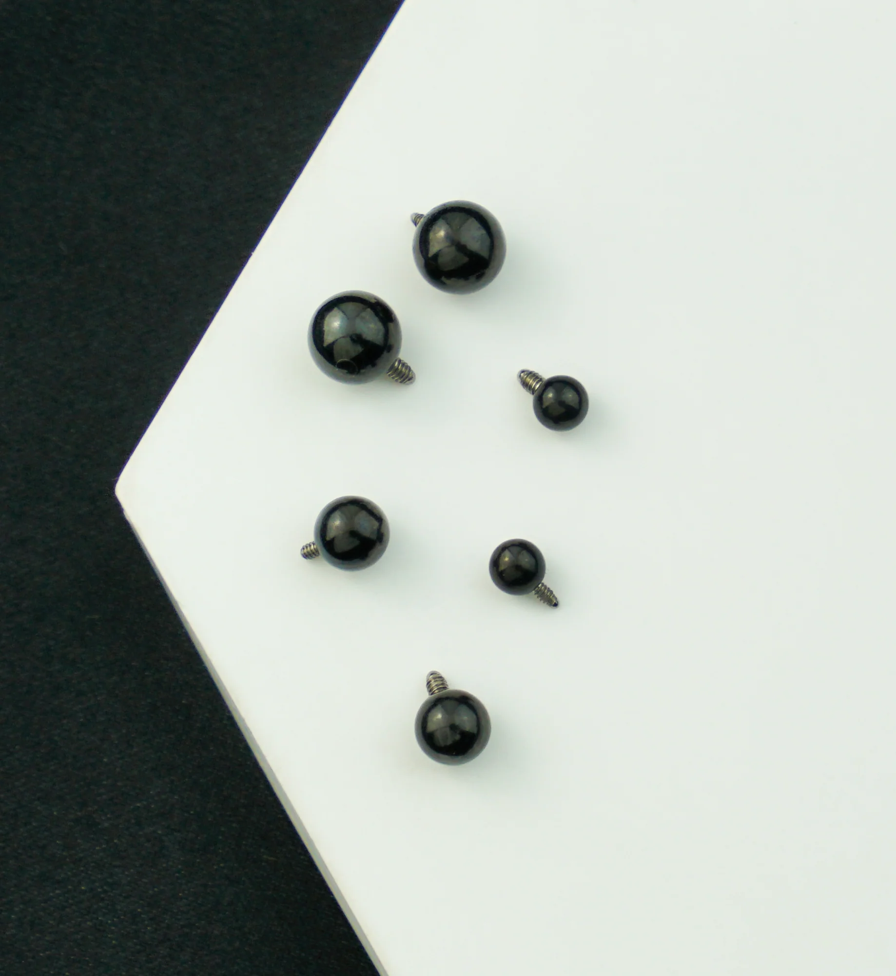 Black PVD Ball Internally Threaded Titanium Top - Mrs Treak