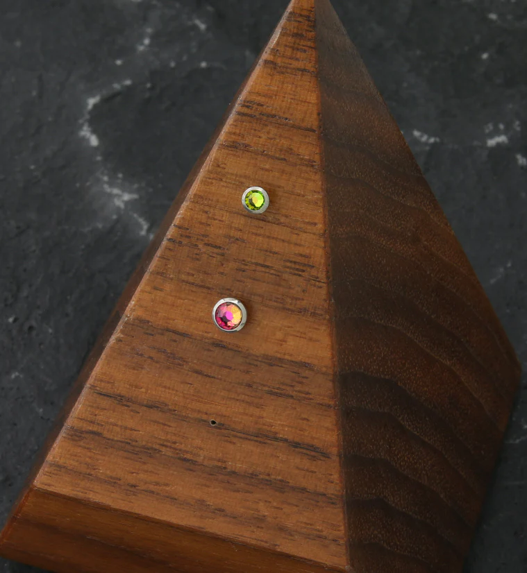 Flat Bezel Black Aurora CZ Threadless Titanium Top - Mrs Treak