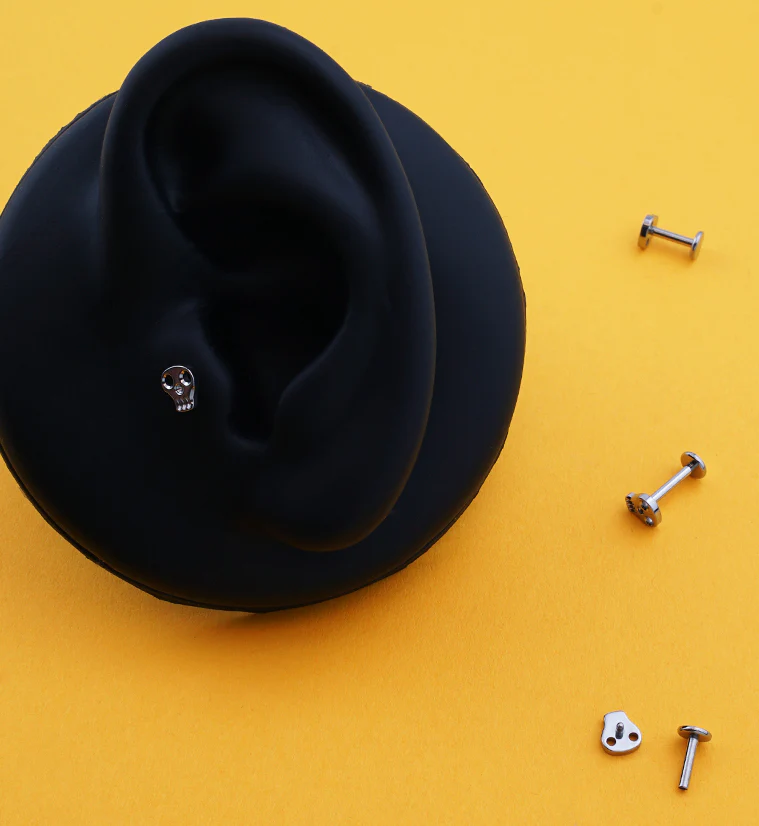 Skull Face Internally Threaded Titanium Labret - Mrs Treak