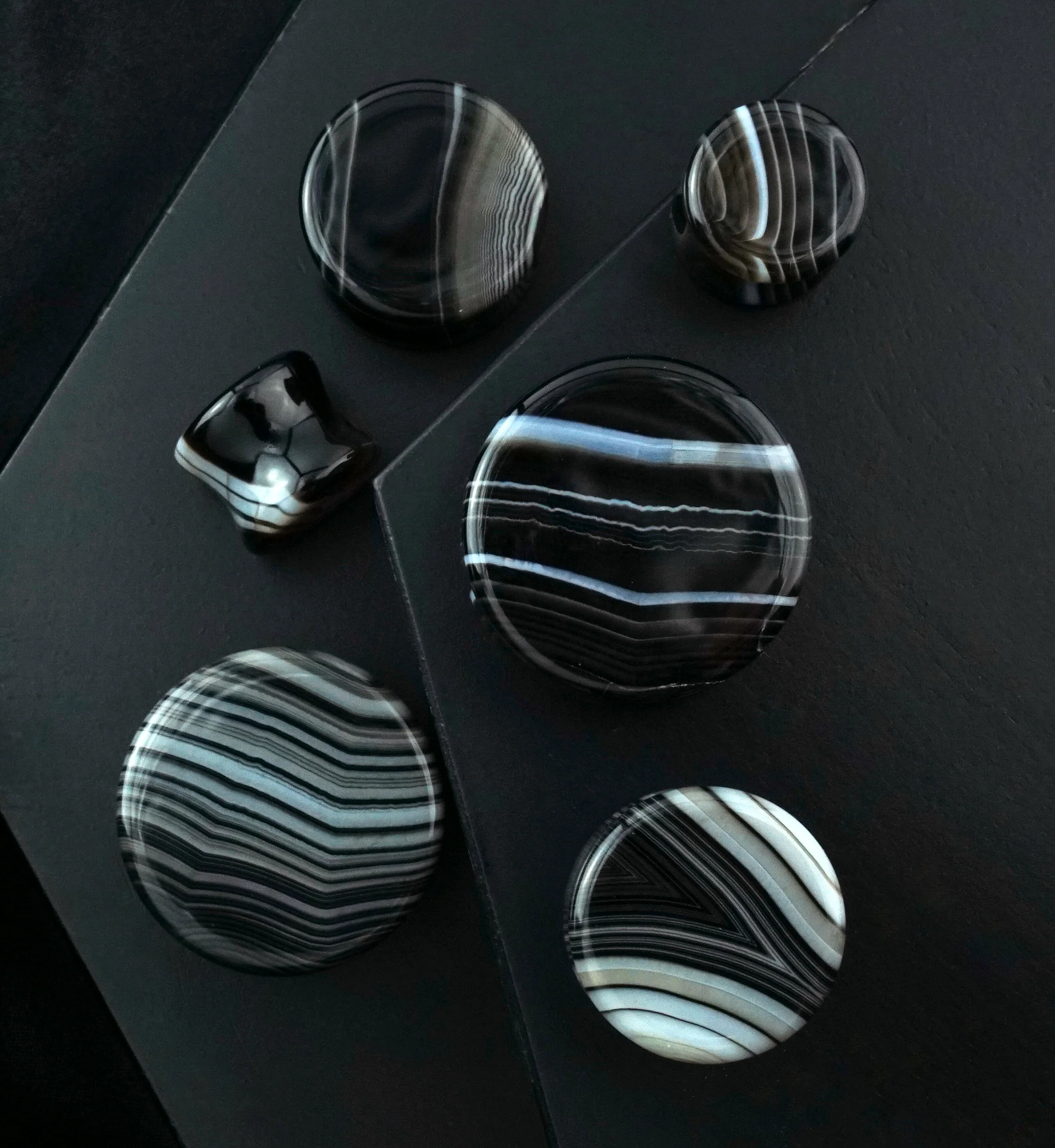 Black Line Agate Stone Plugs - Mrs Treak