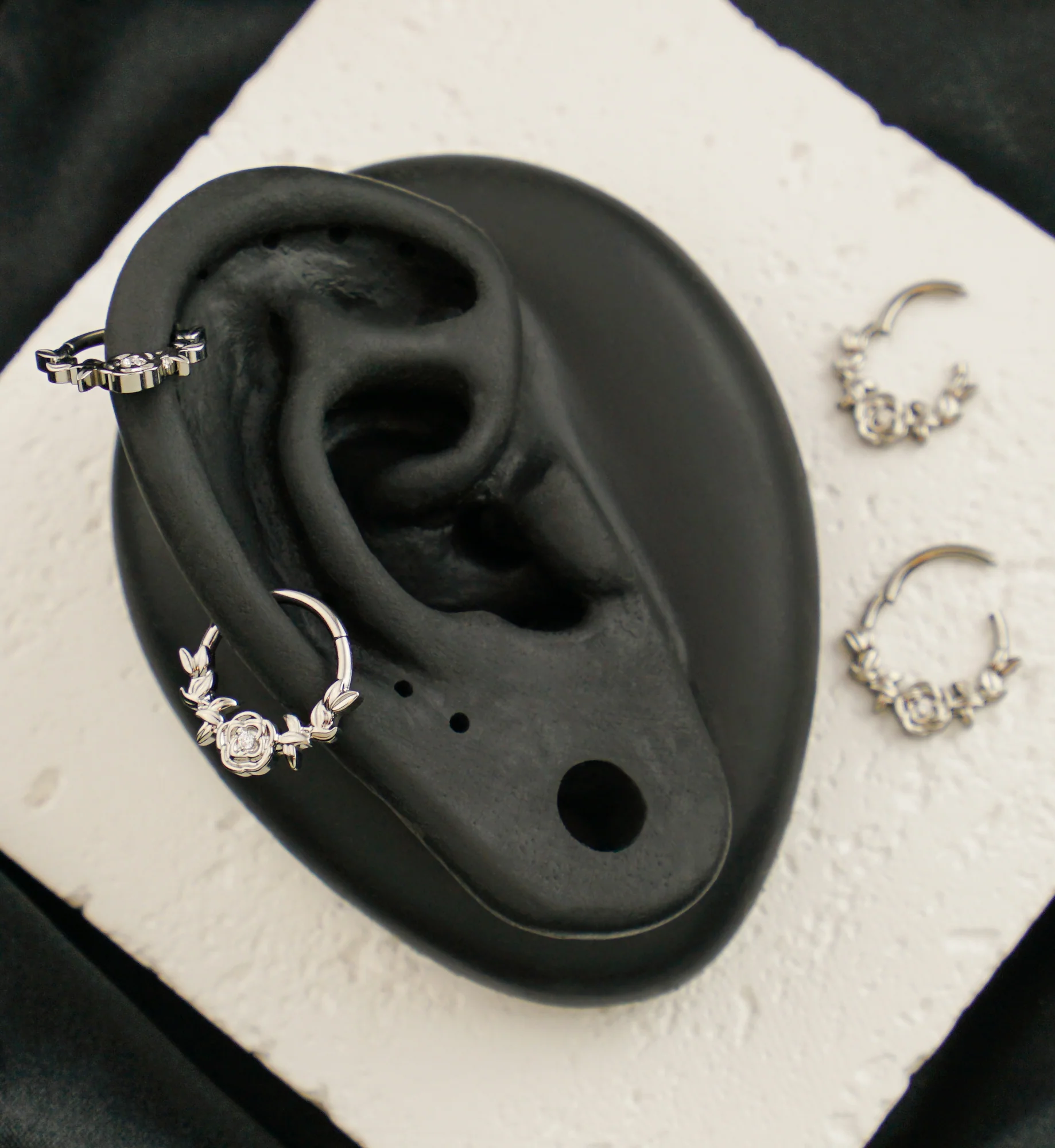 Rosebud Clear CZ Titanium Hinged Segment Ring - Mrs Treak