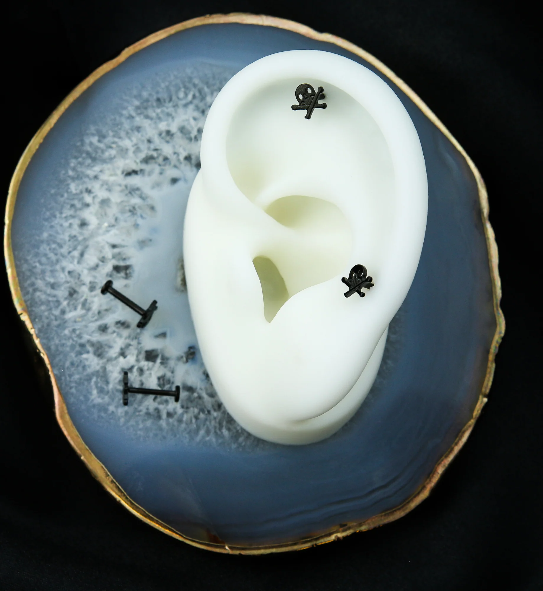 Black PVD Skull And Crossbones Titanium Threadless Labret - Mrs Treak