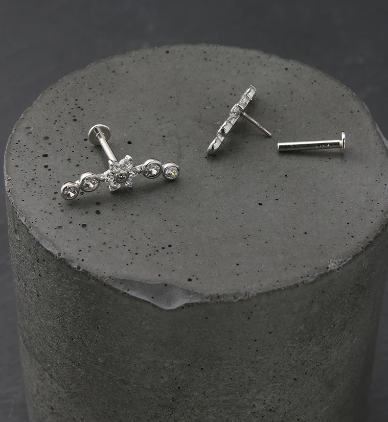 14kt White Gold Flower Arch CZ Threadless Labret - Mrs Treak