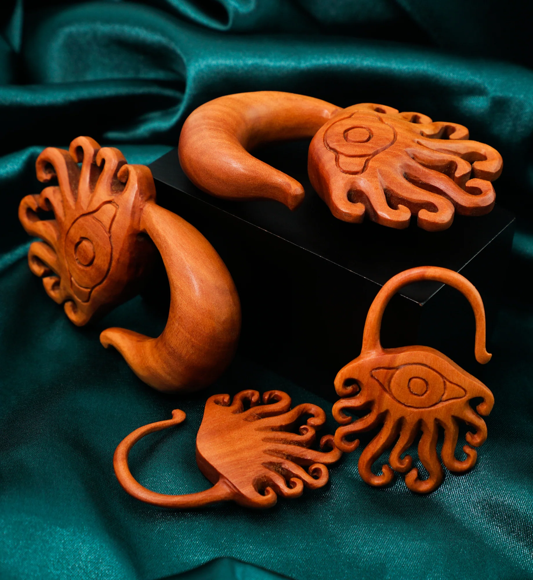 Ocular Wooden Spiral Hangers - Mrs Treak