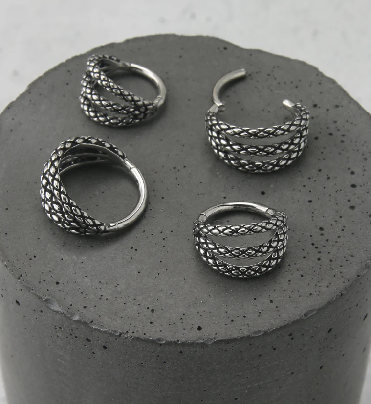 Triple Scales Hinged Segment Ring - Mrs Treak