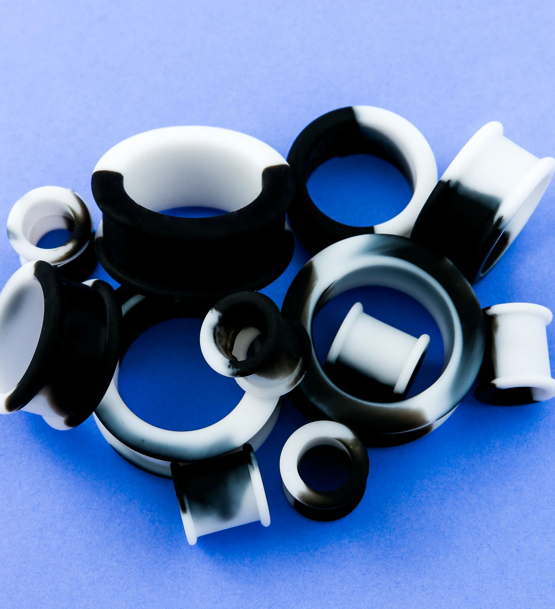 Black And White Double Flare Silicone Tunnel Plugs - Mrs Treak