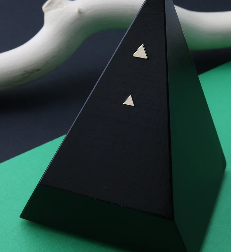 14kt All Gold Triangle Threadless Top - Mrs Treak