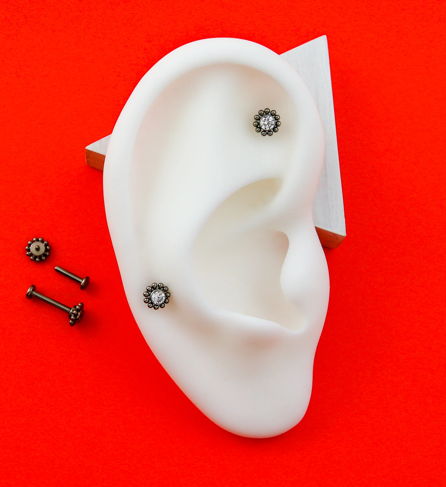 Beaded Flower Clear CZ Internally Threaded Titanium Labret - Mrs Treak