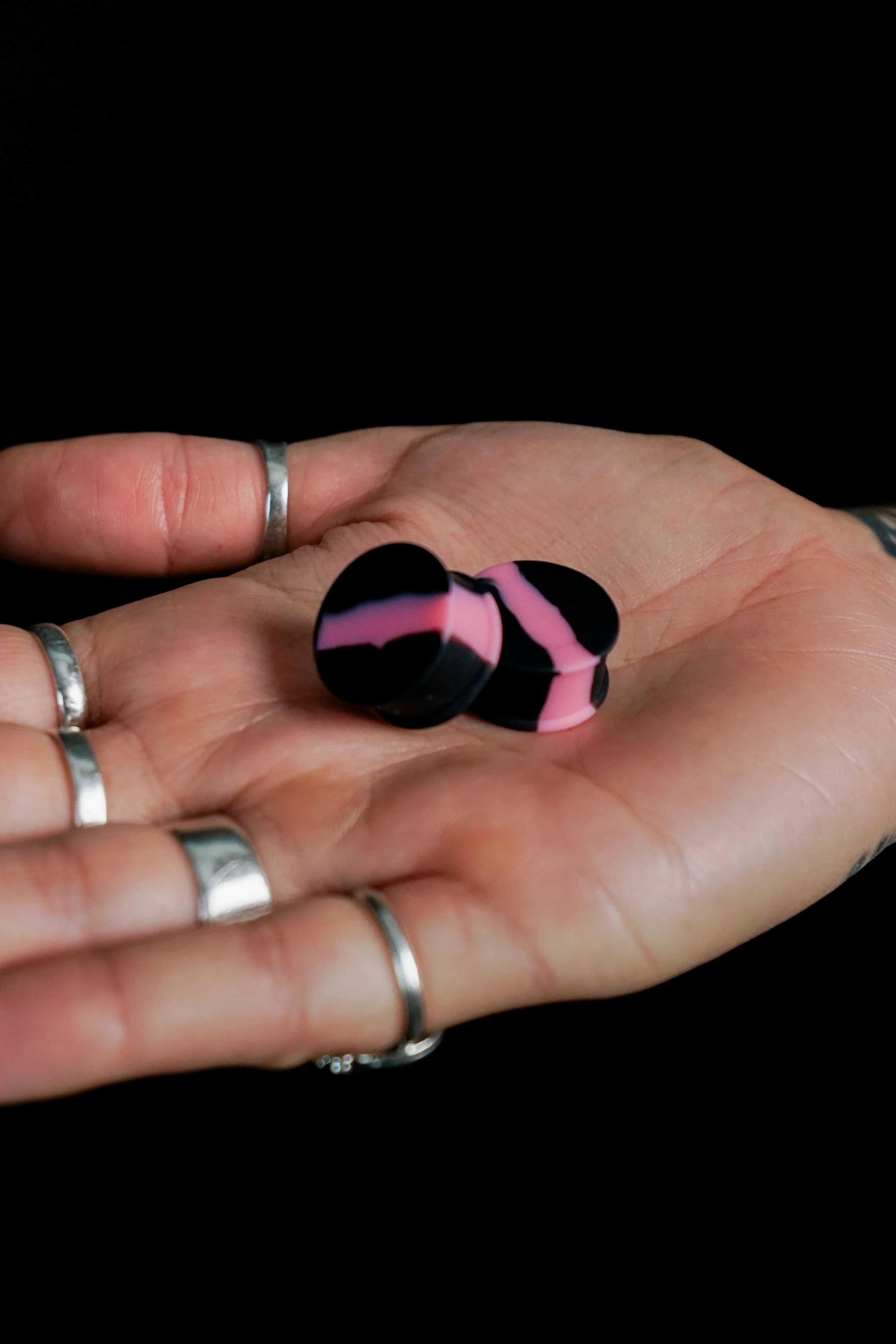 Pink And Black Double Flare Silicone Plugs - Mrs Treak