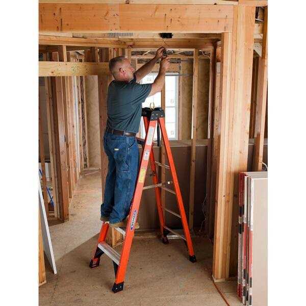 Werner Heavy Duty Fiberglass Step Ladder - MT - Mrs Treak