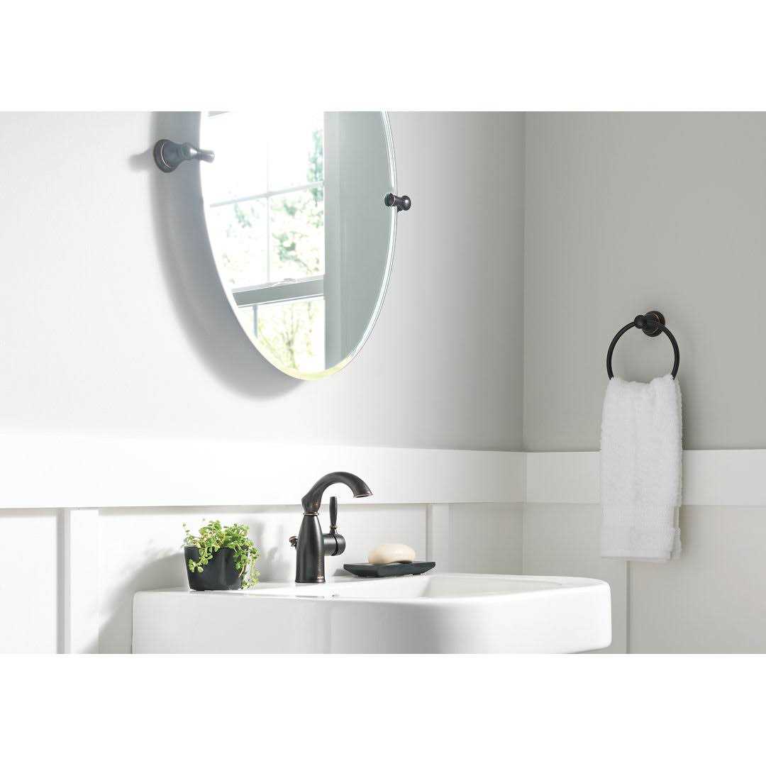 Moen Sarai Spot Resist Stainless 1-Handle Deck-Mount Pull-Down Handle Kitchen Faucet - MT - Mrs Treak