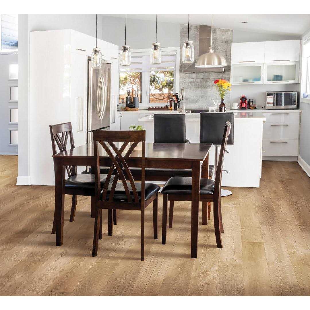 Mohawk Carrolton Oak Laminate - MT - Mrs Treak