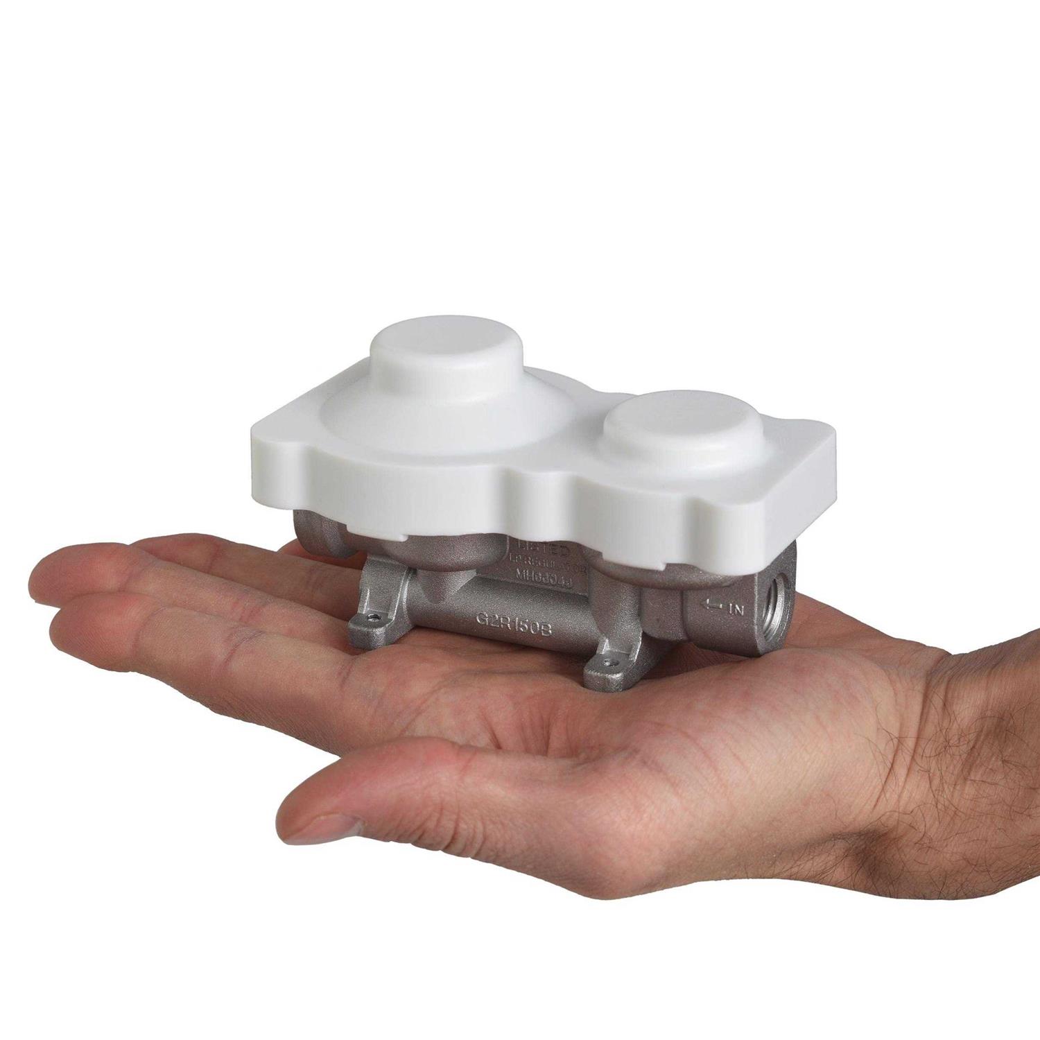 Flame King 2-Stage Propane Gas Regulator with POL - MT - Mrs Treak