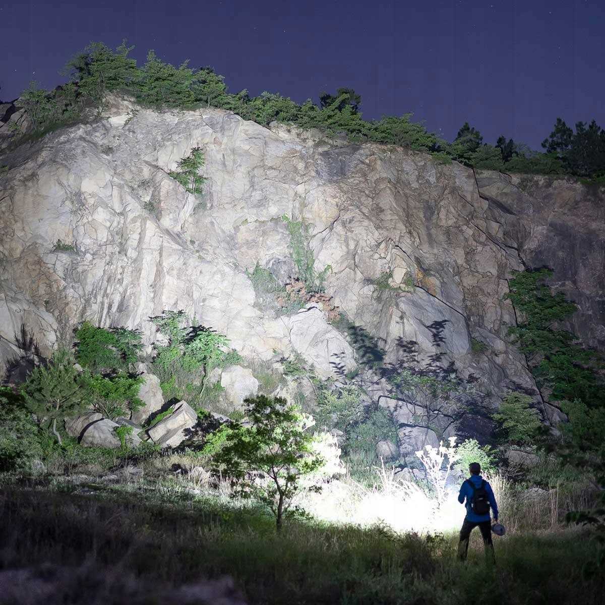 Olight Seeker 4 Mini Flashlight - MT - Mrs Treak