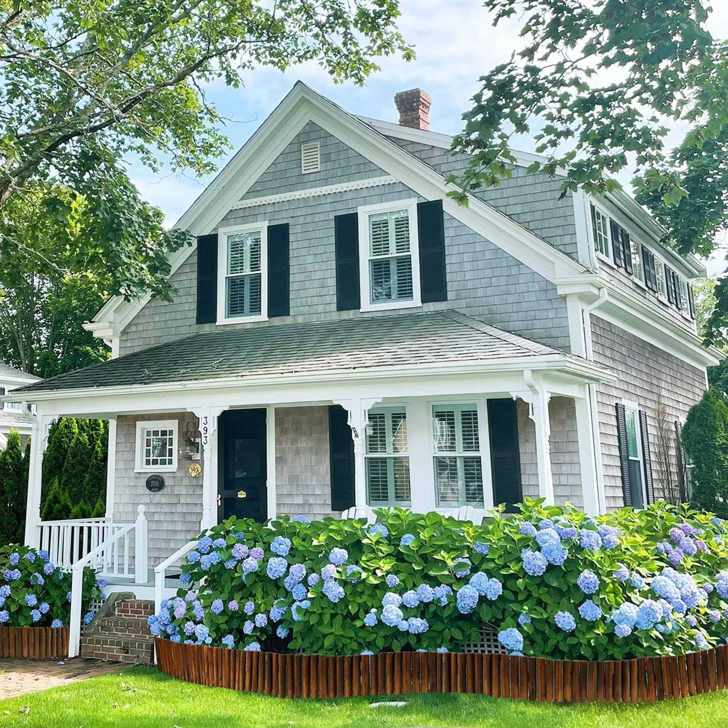 Worth Garden Wooden Short Fence Burnt Wood Finish Outdoor Landscape Edging Flexible Decorative Border - MT - Mrs Treak