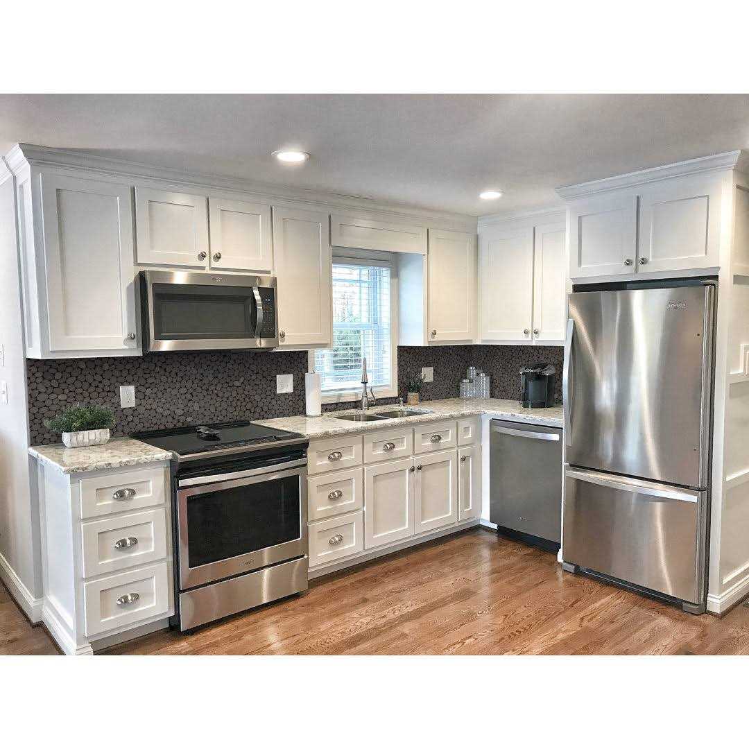 Tile Connection Pebble Marble Tile 11-1/4 in x 11-1/4 in x 9.5mm Mesh-Mounted Mosaic Tile - MT - Mrs Treak