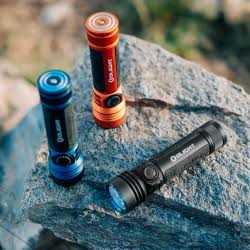 Olight Seeker 4 Pro LED Flashlight - MT - Mrs Treak