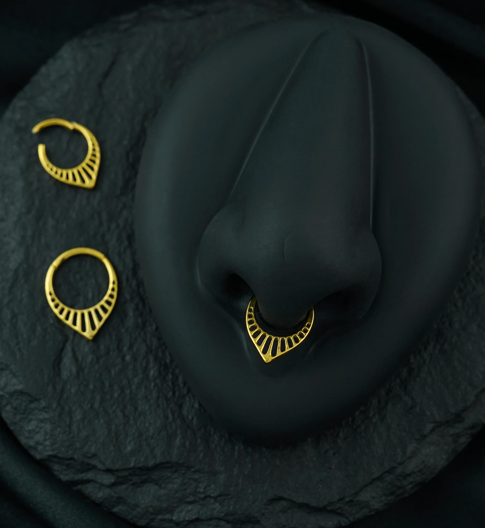 Gold PVD Point Grill Stainless Steel Hinged Segment Ring - Mrs Treak