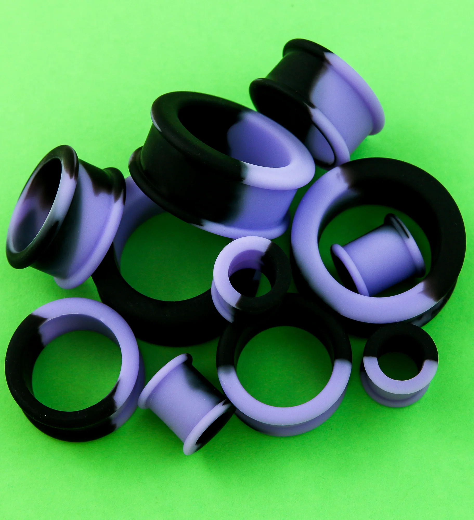 Lavender And Black Double Flare Silicone Tunnel Plugs - Mrs Treak