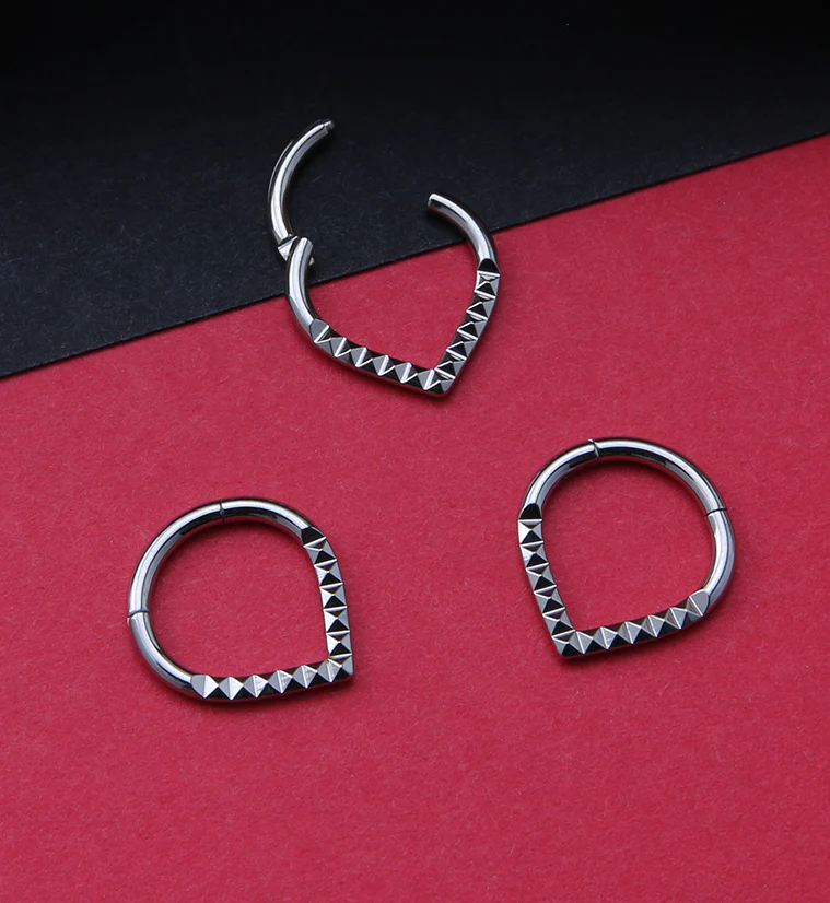 Teardrop Polyhedra Titanium Hinged Segment Ring - Mrs Treak