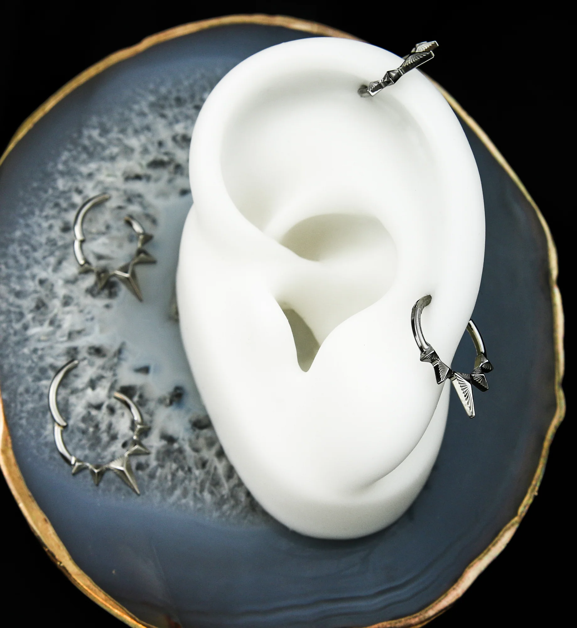 Spike Corrugated Titanium Hinged Segment Ring - Mrs Treak