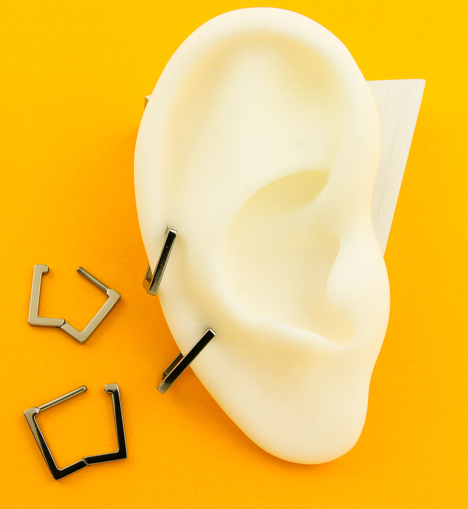 Square Frame Titanium Hinged Segment Ring - Mrs Treak