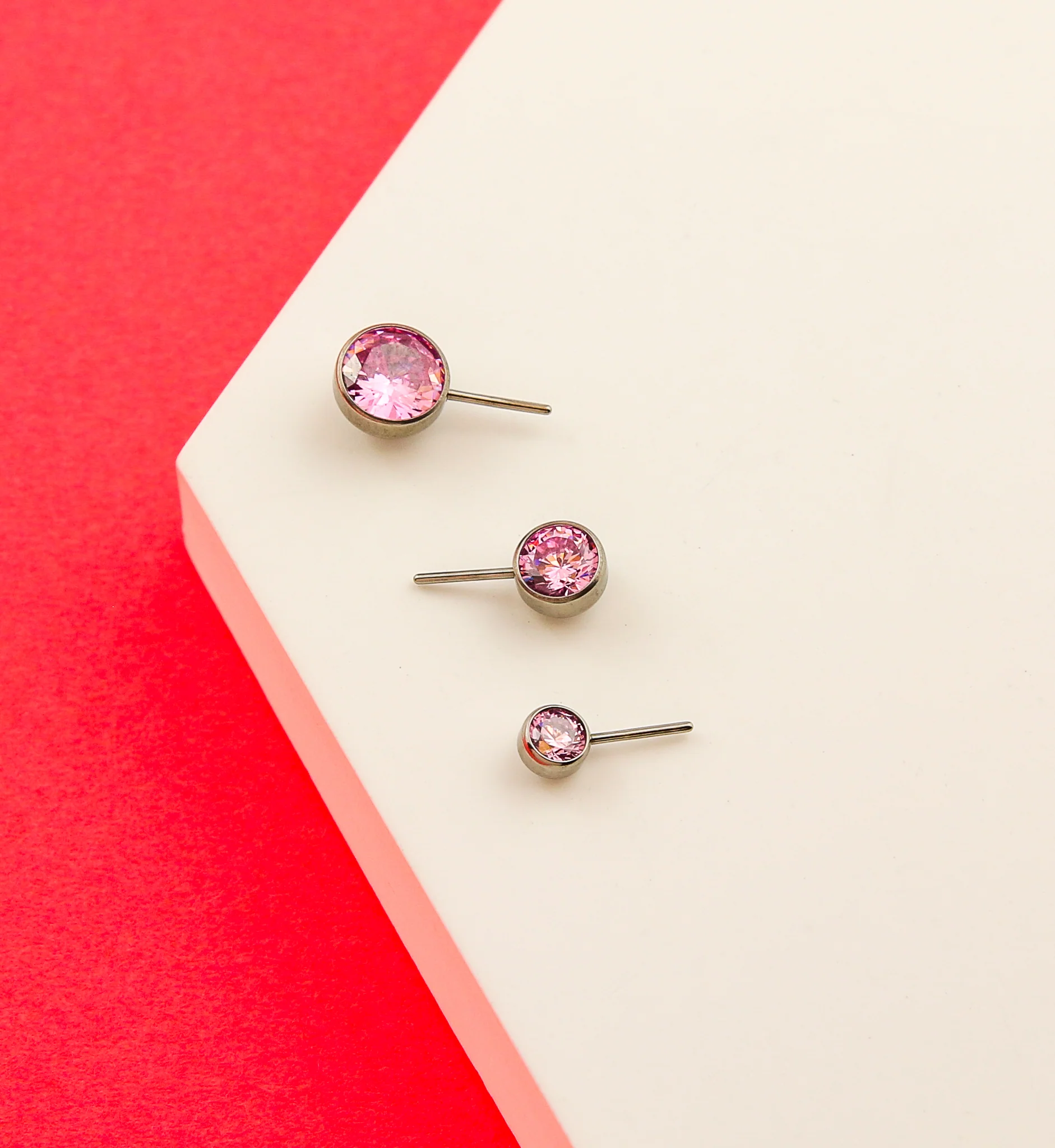 Forward Facing Bezel Pink CZ Titanium Threadless Top - Mrs Treak