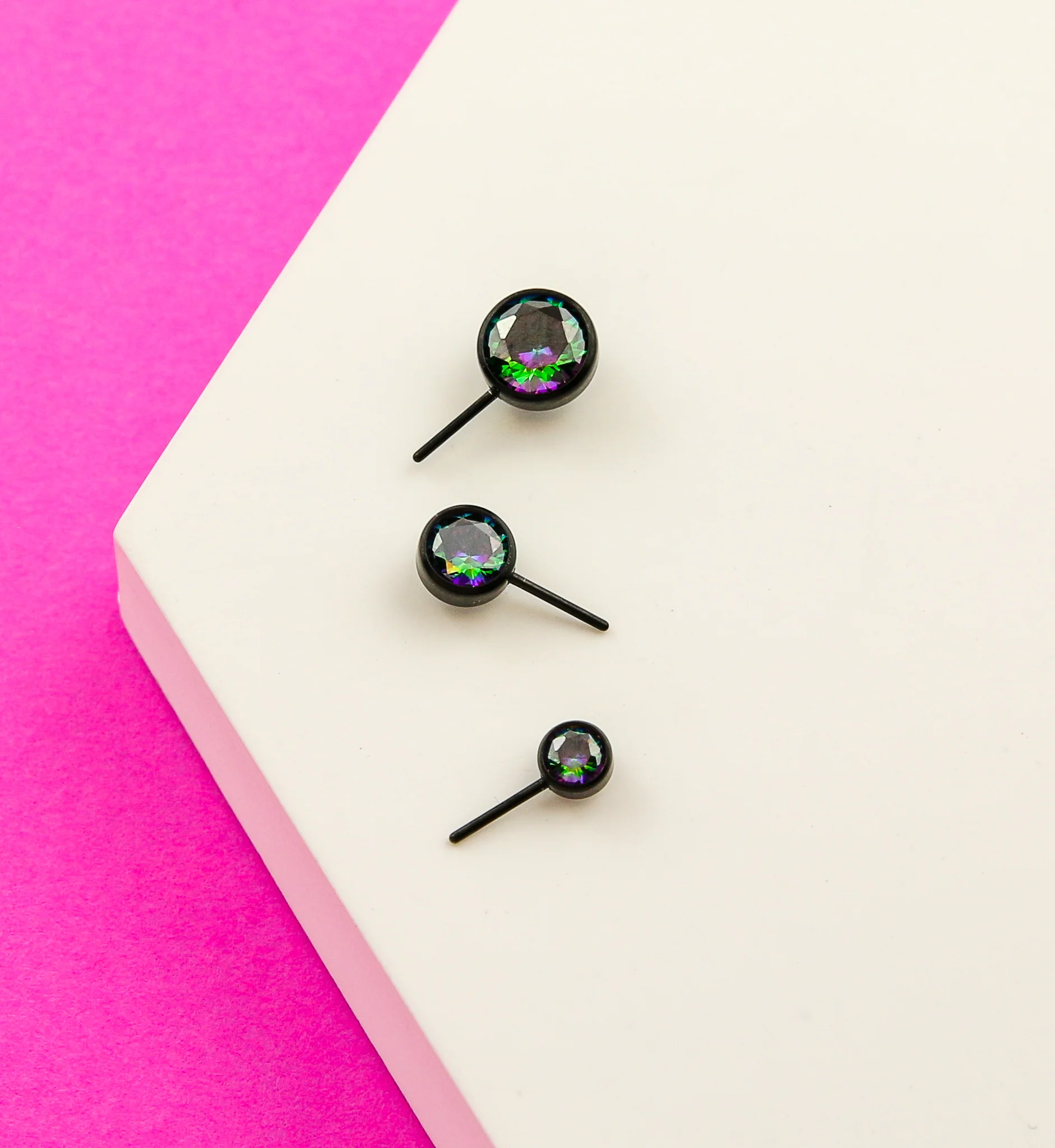 Black PVD Forward Facing Bezel Black Aurora CZ Titanium Threadless Top - Mrs Treak